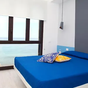  Apartment Sea Windows